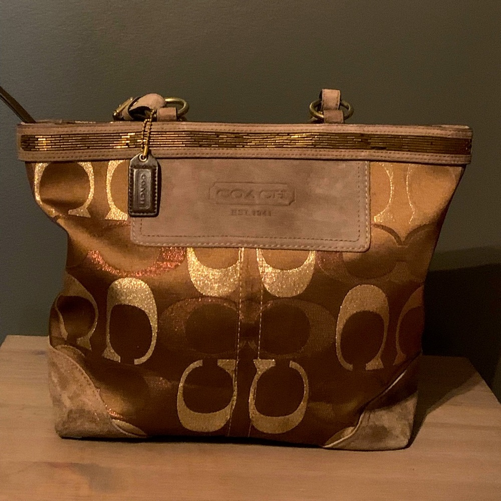 Coach shoulder bag, used but super cute! Brown, bronze and gold.🍂🍁